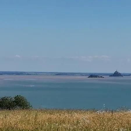 Vue Mt-st-michel, Elegance, Calme Et Baby-foot Bonzini Holiday home