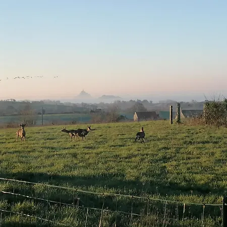 Сasa de vacaciones Vue Mt-st-michel, élégance, Calme Et Baby-foot Bonzini