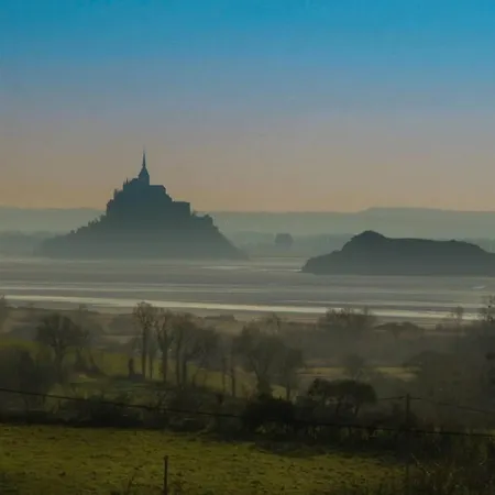 Holiday home Vue Mt-st-michel, Elegance, Calme Et Baby-foot Bonzini Dragey