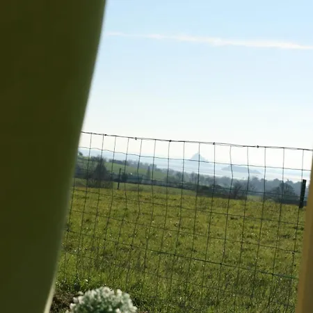 Vue Mt-st-michel, Elegance, Calme Et Baby-foot Bonzini Holiday home *