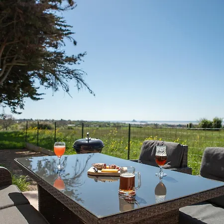 Сasa de vacaciones Vue Mt-st-michel, élégance, Calme Et Baby-foot Bonzini
