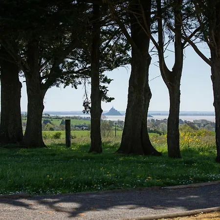 Vue Mt-st-michel, élégance, Calme Et Baby-foot Bonzini