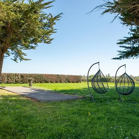 Vue Mt-st-michel, élégance, Calme Et Baby-foot Bonzini *
