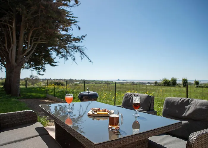 Сasa de vacaciones Vue Mt-st-michel, élégance, Calme Et Baby-foot Bonzini
