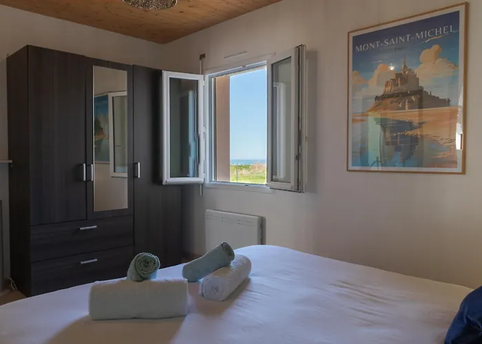 Vue Mt-st-michel, élégance, Calme Et Baby-foot Bonzini *