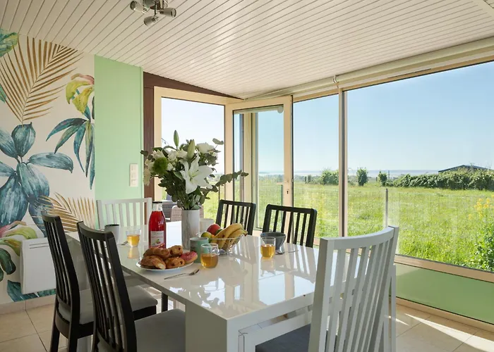 Vue Mt-st-michel, élégance, Calme Et Baby-foot Bonzini * Dragey